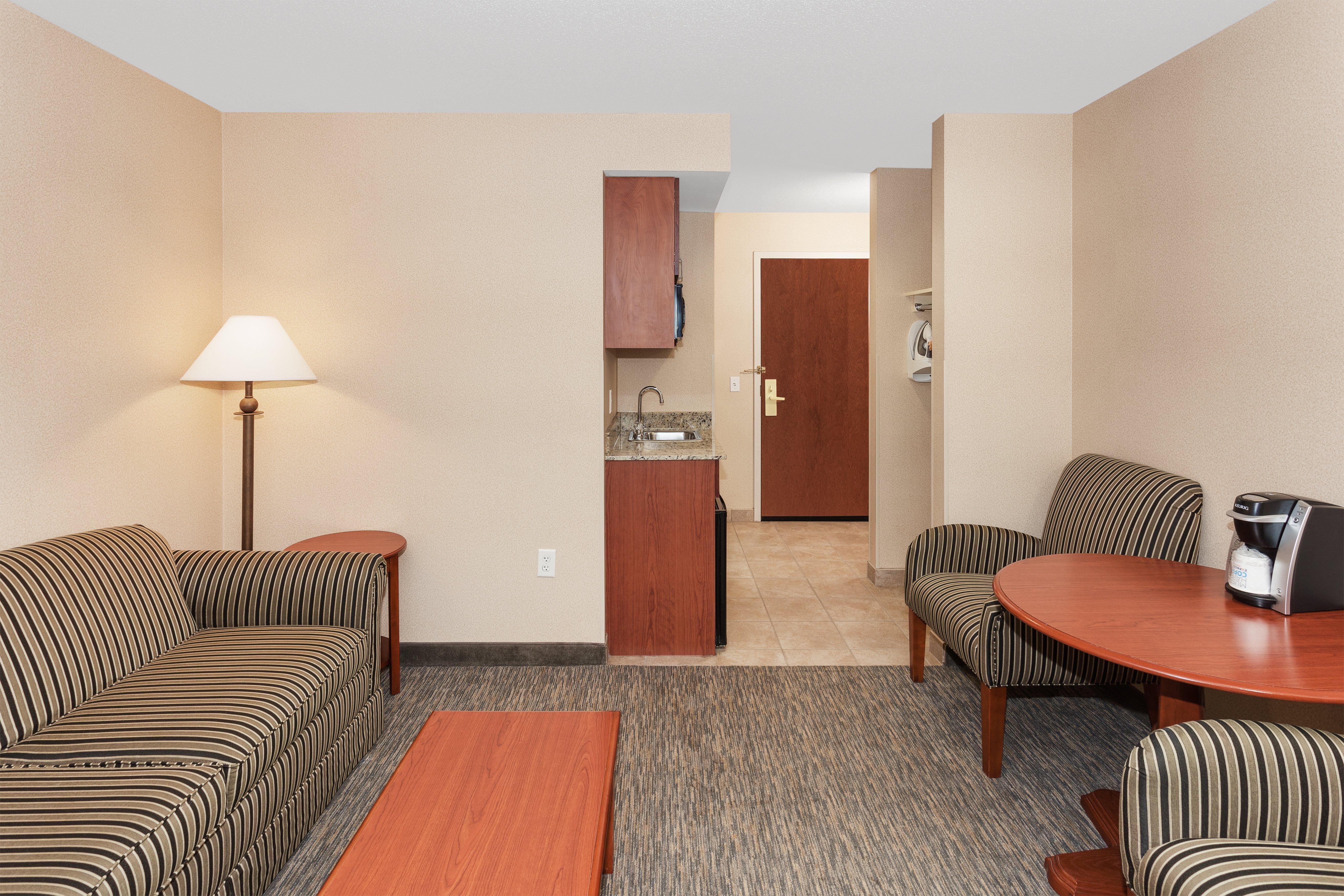 Holiday Inn Express & Suites Tilton By Ihg Eksteriør billede