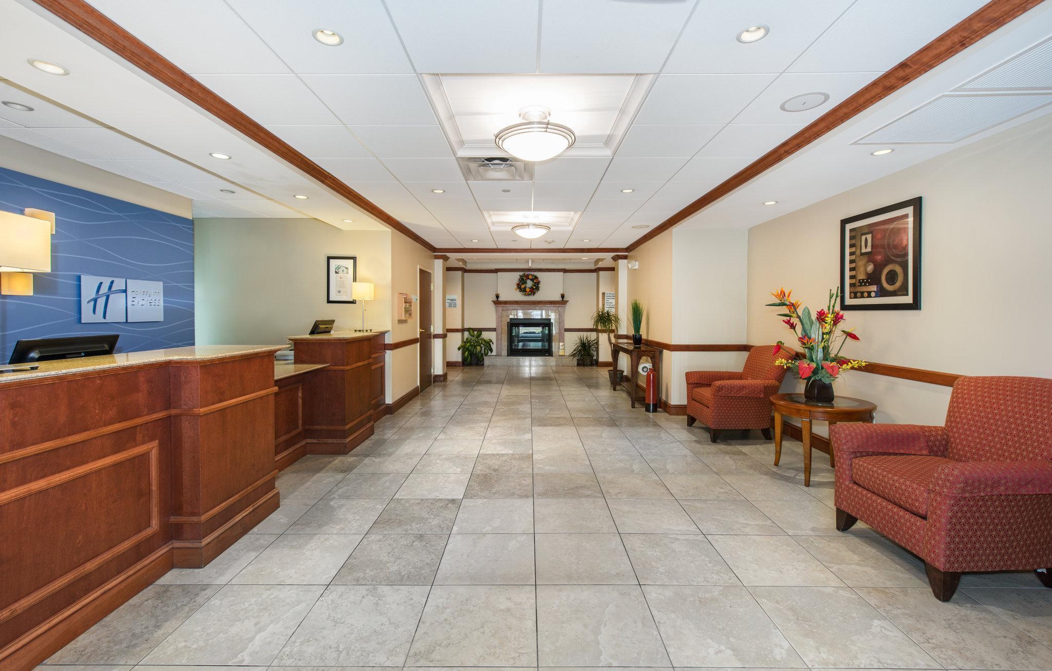 Holiday Inn Express & Suites Tilton By Ihg Eksteriør billede