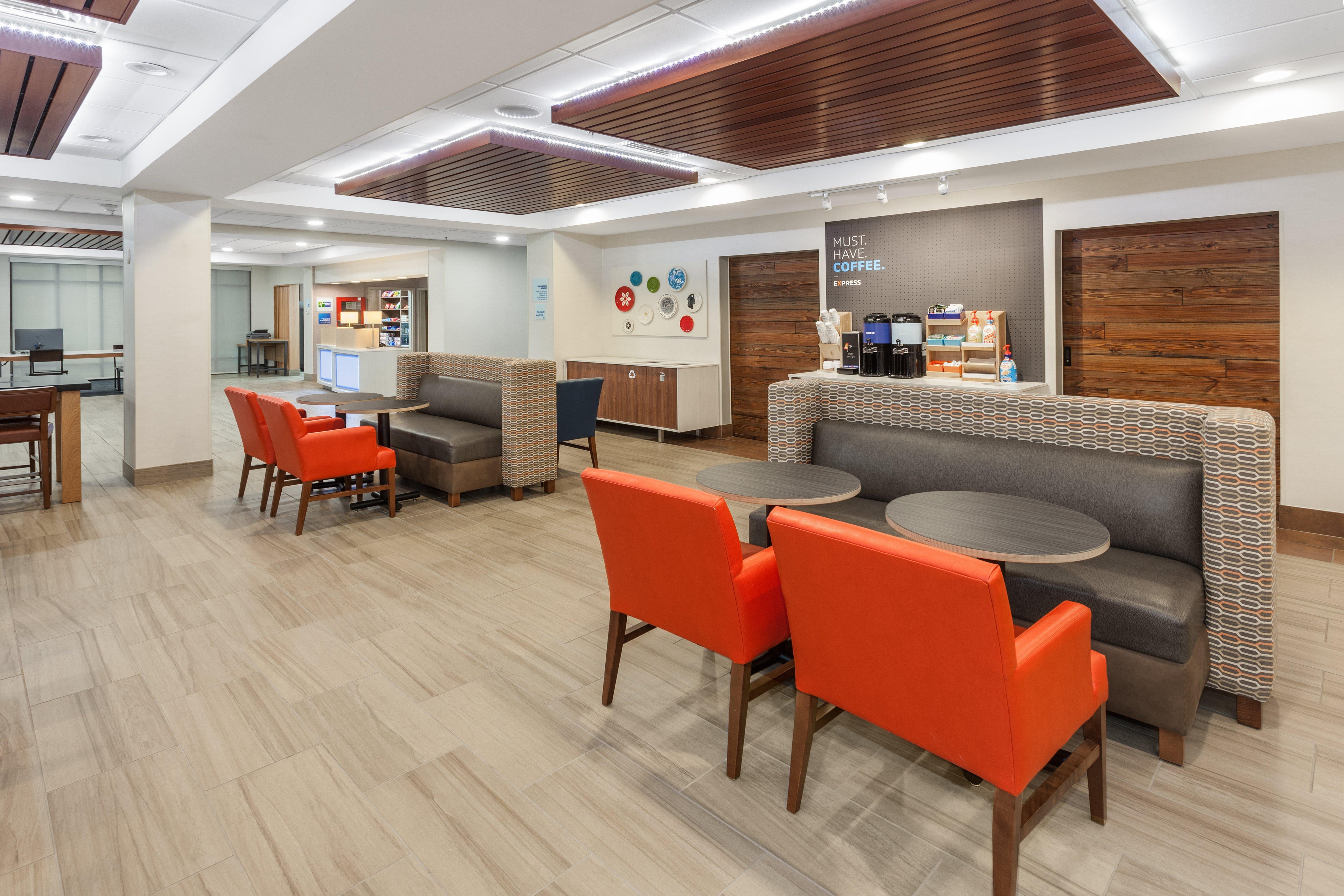 Holiday Inn Express & Suites Tilton By Ihg Eksteriør billede